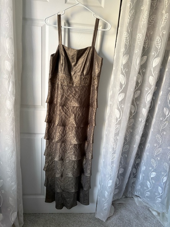 R&M Richards Dresses & Skirts - R&M Richards size 14 layered Tiered Evening maxi Dress Embroidered Waist one pc